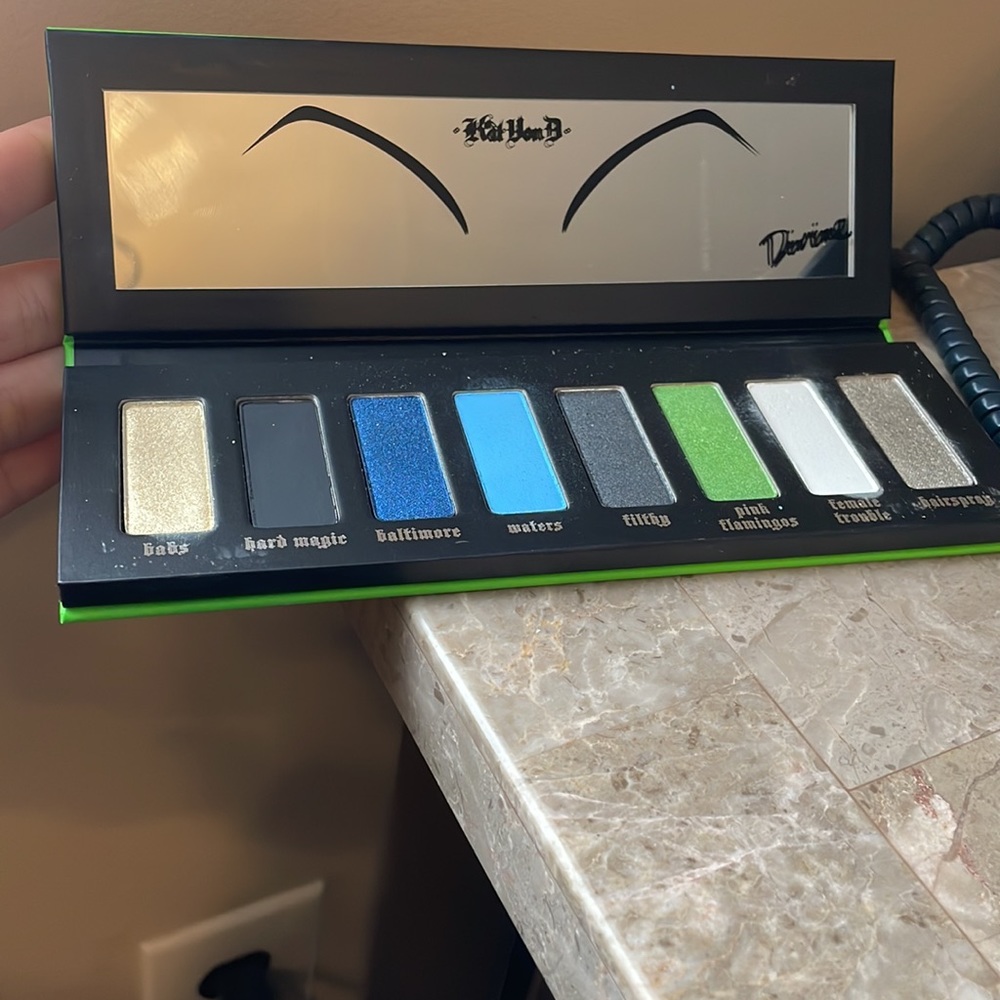 Kat Von D x Divine eyeshadow palette limited edition - Picture 3 of 4